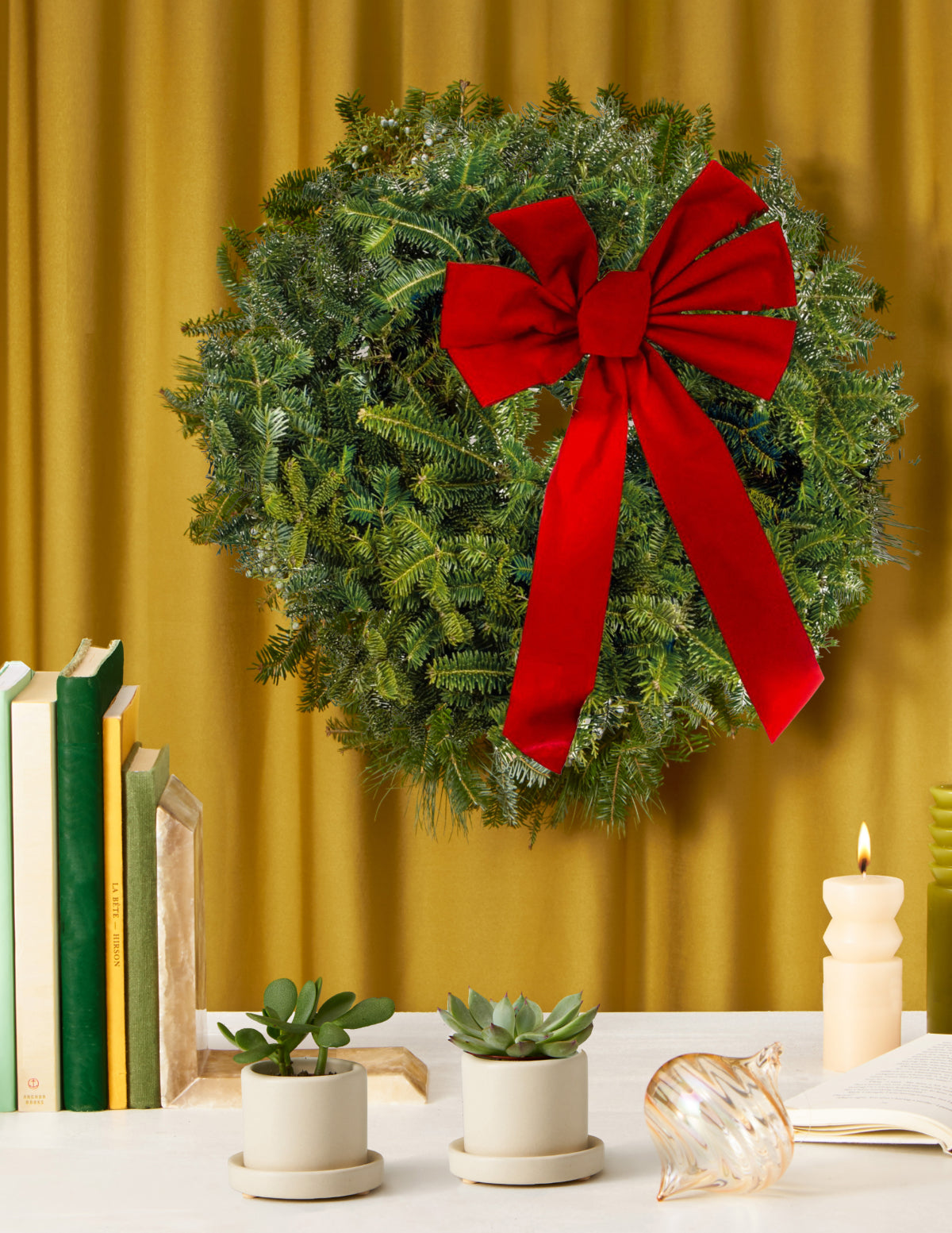 22" Holiday Wreath With Bow